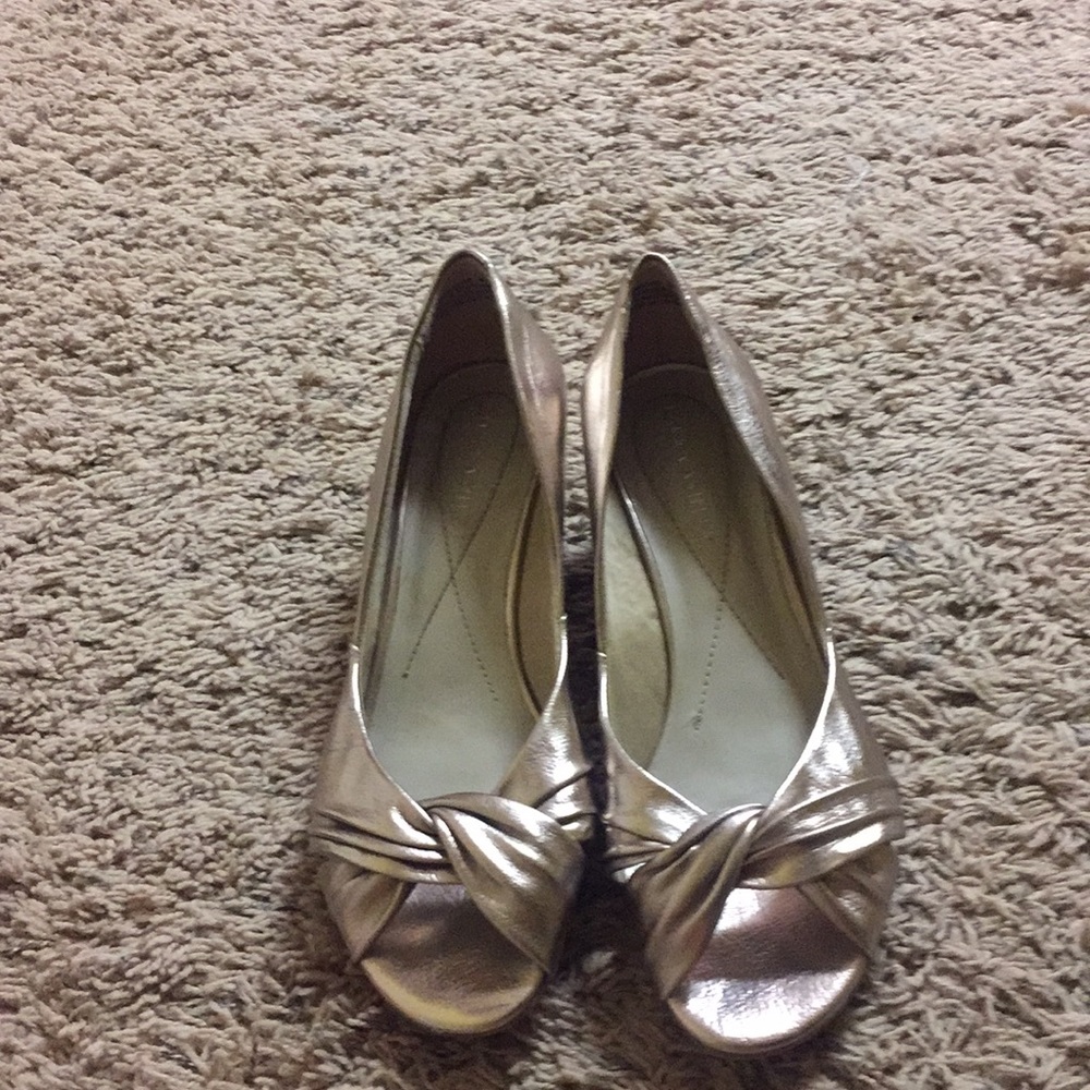 Light gold heel